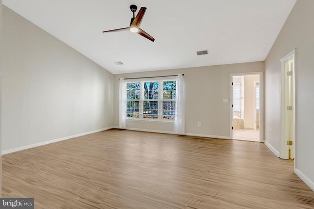 13582 BIG BOULDER RD, Herndon, VA 20171