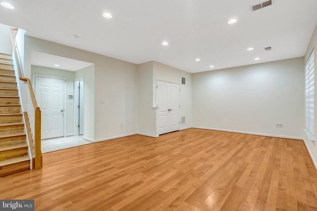 13582 BIG BOULDER RD, Herndon, VA 20171