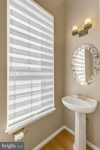 13582 BIG BOULDER RD, Herndon, VA 20171