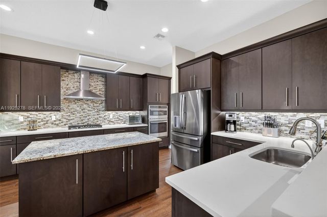 11904 SW Sailfish Isles Way, Port St. Lucie, FL 34987