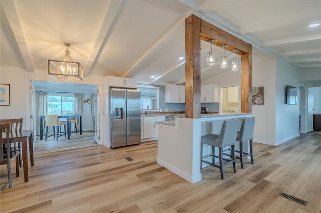 143 E SAINT ANNES CIR, Apollo Beach, FL 33572