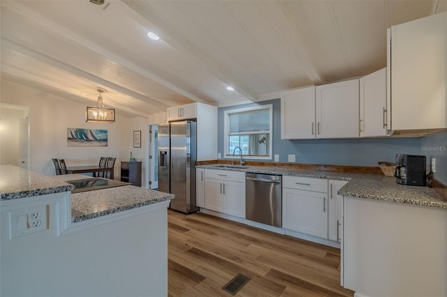 143 E SAINT ANNES CIR, Apollo Beach, FL 33572