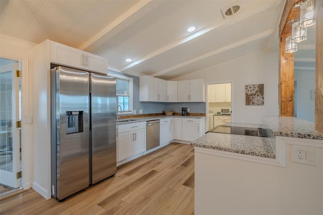 143 E SAINT ANNES CIR, Apollo Beach, FL 33572