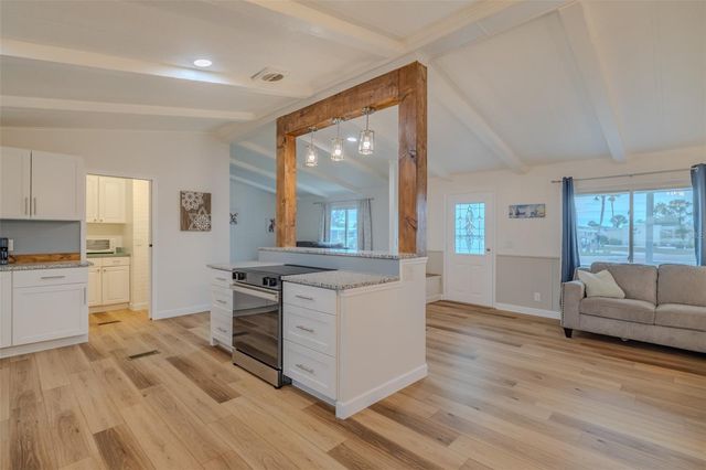 143 E SAINT ANNES CIR, Apollo Beach, FL 33572