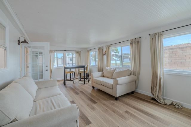 143 E SAINT ANNES CIR, Apollo Beach, FL 33572