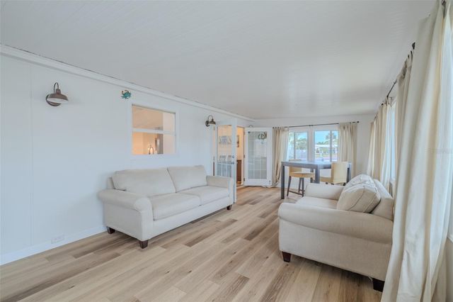 143 E SAINT ANNES CIR, Apollo Beach, FL 33572