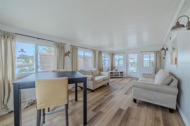 143 E SAINT ANNES CIR, Apollo Beach, FL 33572