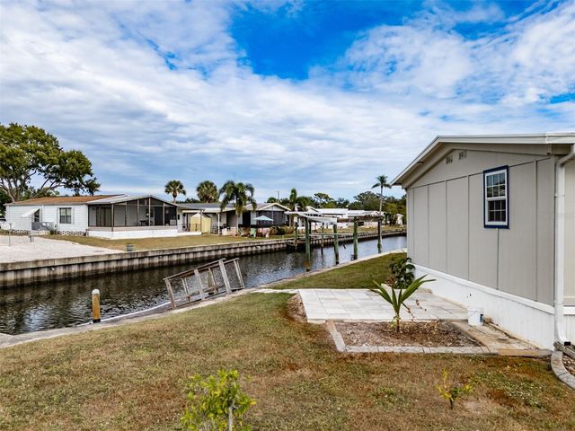 143 E SAINT ANNES CIR, Apollo Beach, FL 33572