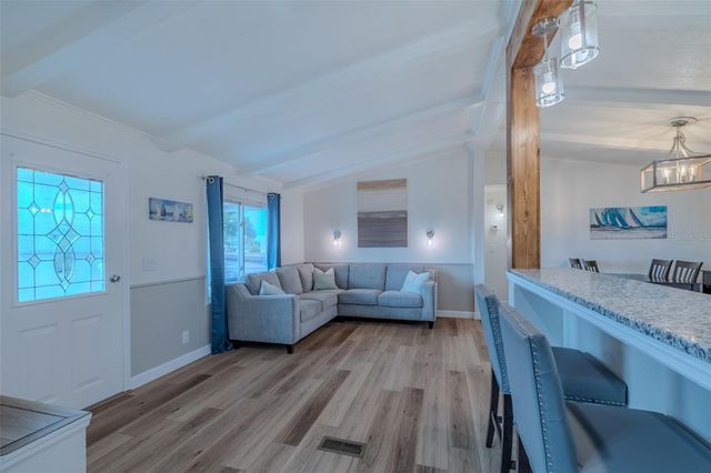 143 E SAINT ANNES CIR, Apollo Beach, FL 33572