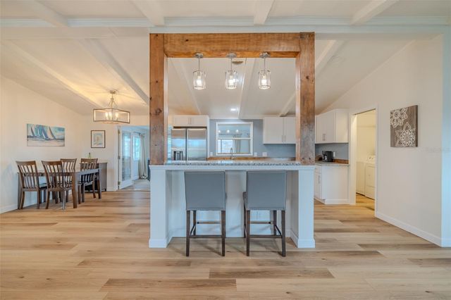 143 E SAINT ANNES CIR, Apollo Beach, FL 33572