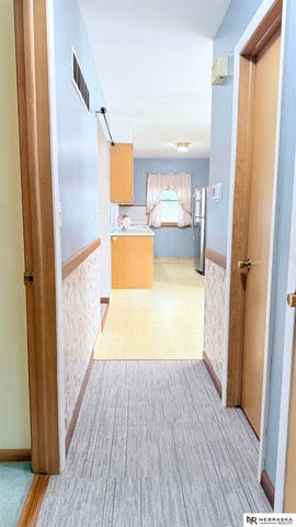 325 Orcutt Avenue E, Lincoln, NE 68504