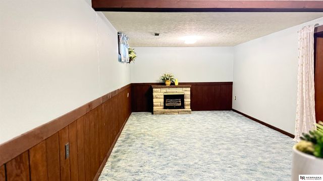 325 Orcutt Avenue E, Lincoln, NE 68504