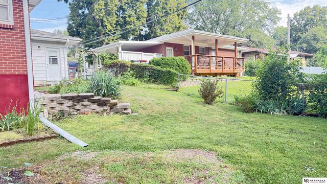 325 Orcutt Avenue E, Lincoln, NE 68504