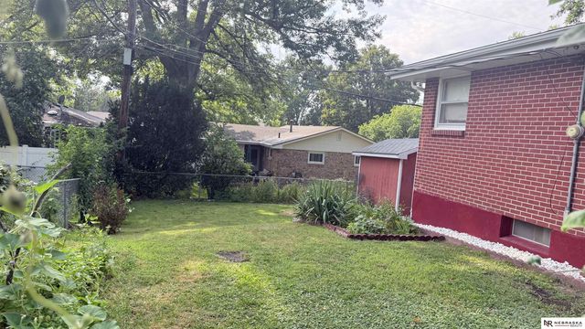 325 Orcutt Avenue E, Lincoln, NE 68504