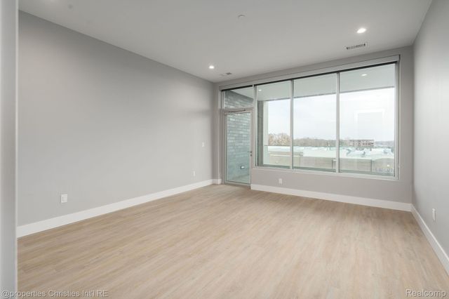 118 N Main Street 518, Royal Oak, MI 48067