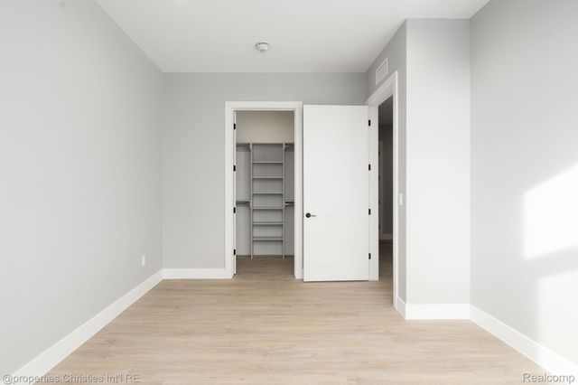 118 N Main Street 518, Royal Oak, MI 48067