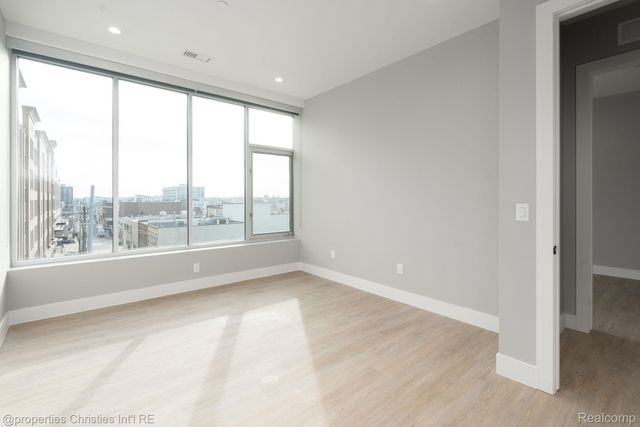 118 N Main Street 518, Royal Oak, MI 48067