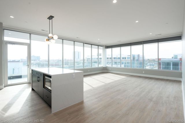 118 N Main Street 518, Royal Oak, MI 48067