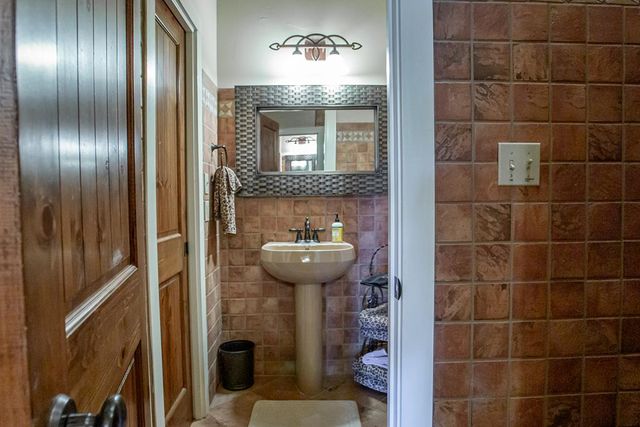 475 River Bend Rd, Hunt, TX 78024