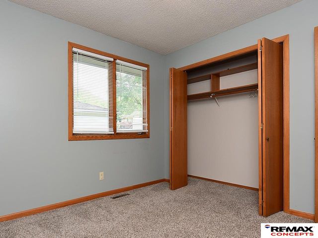 5540 Thistle Circle, Lincoln, NE 68516