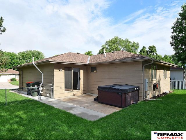 5540 Thistle Circle, Lincoln, NE 68516