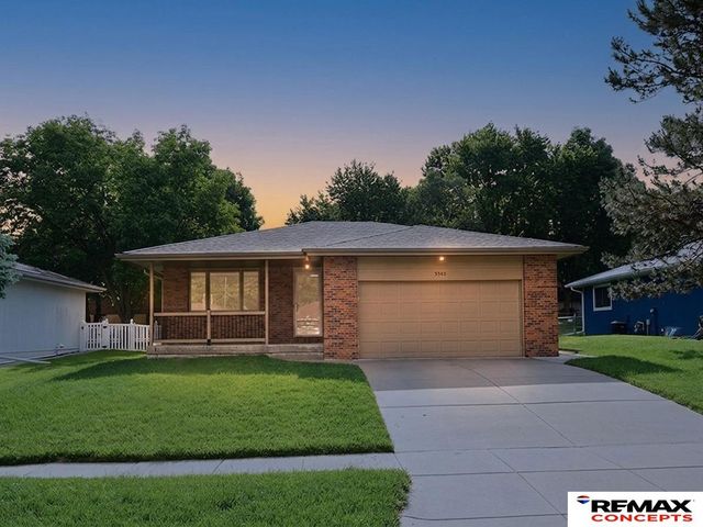 5540 Thistle Circle, Lincoln, NE 68516