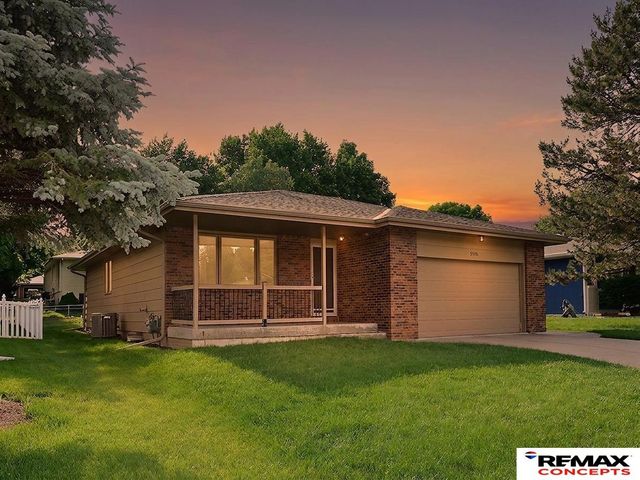 5540 Thistle Circle, Lincoln, NE 68516