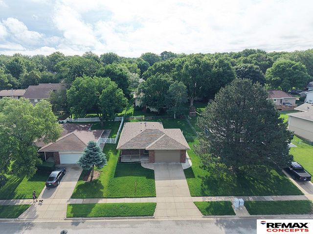 5540 Thistle Circle, Lincoln, NE 68516