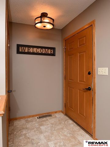 5540 Thistle Circle, Lincoln, NE 68516