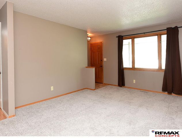 5540 Thistle Circle, Lincoln, NE 68516