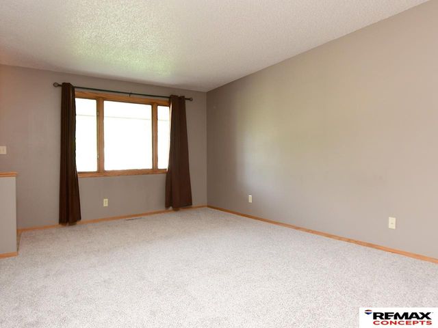 5540 Thistle Circle, Lincoln, NE 68516