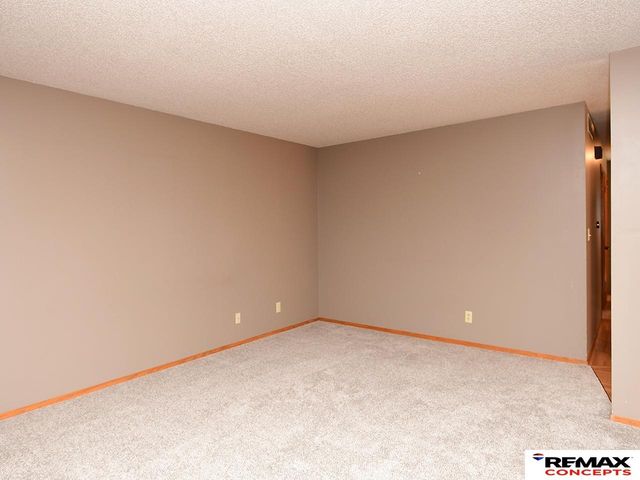 5540 Thistle Circle, Lincoln, NE 68516