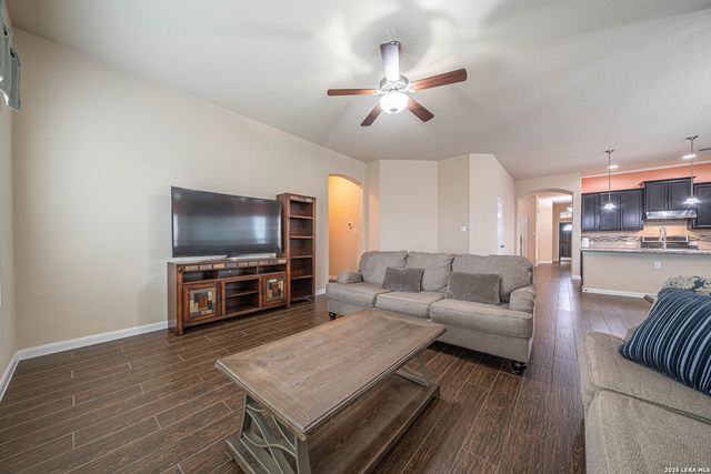 1022 Ranch Fls, San Antonio, TX 78245