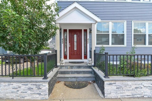 201 Riverside Ave 1, Medford, MA 02155