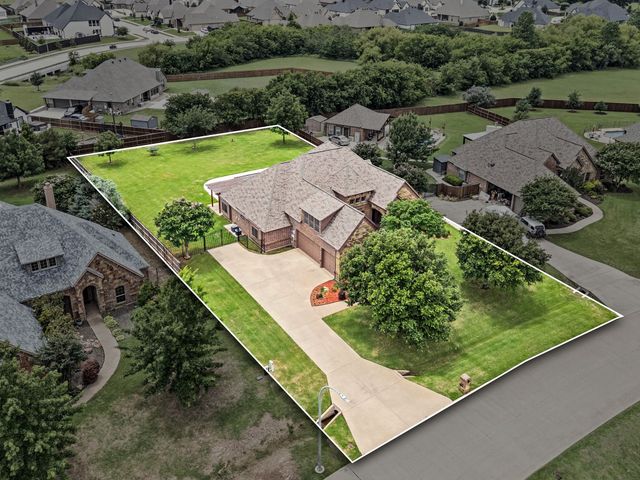 1341 Whisper Willows Drive, Fort Worth, TX 76052
