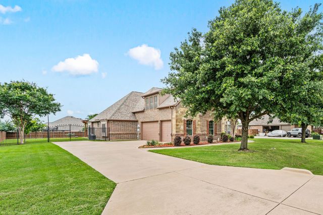 1341 Whisper Willows Drive, Fort Worth, TX 76052