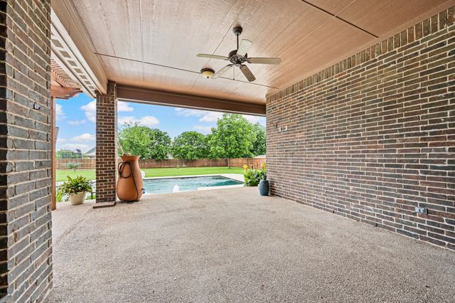 1341 Whisper Willows Drive, Fort Worth, TX 76052