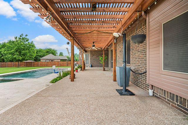 1341 Whisper Willows Drive, Fort Worth, TX 76052