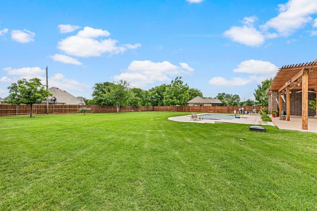 1341 Whisper Willows Drive, Fort Worth, TX 76052