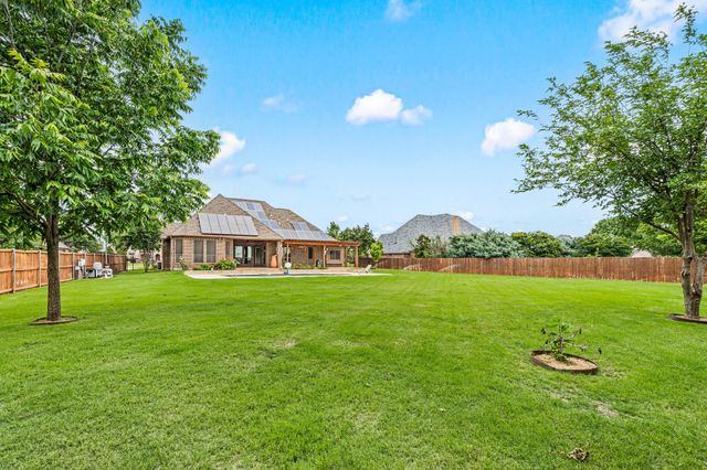 1341 Whisper Willows Drive, Fort Worth, TX 76052