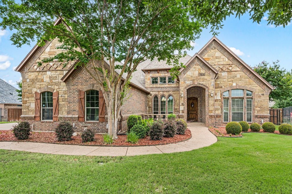 1341 Whisper Willows Drive, Fort Worth, TX 76052