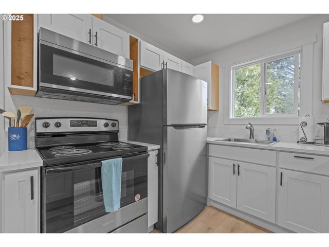 3432 Nw PORT Ct, Lincoln City, OR 97367