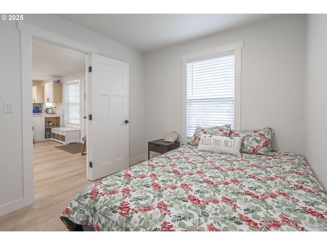 3432 Nw PORT Ct, Lincoln City, OR 97367