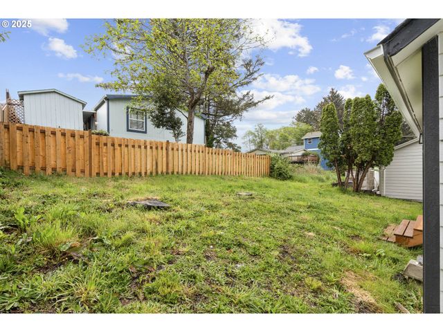 3432 Nw PORT Ct, Lincoln City, OR 97367