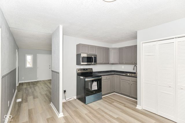 2625 Sickle Road, Indianapolis, IN 46219