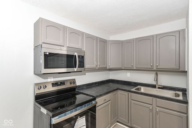 2625 Sickle Road, Indianapolis, IN 46219