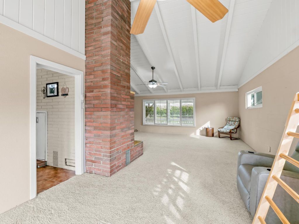 Image 15 of property listing at 4847 S Greenwood Avenue, Del Rey, CA 93616