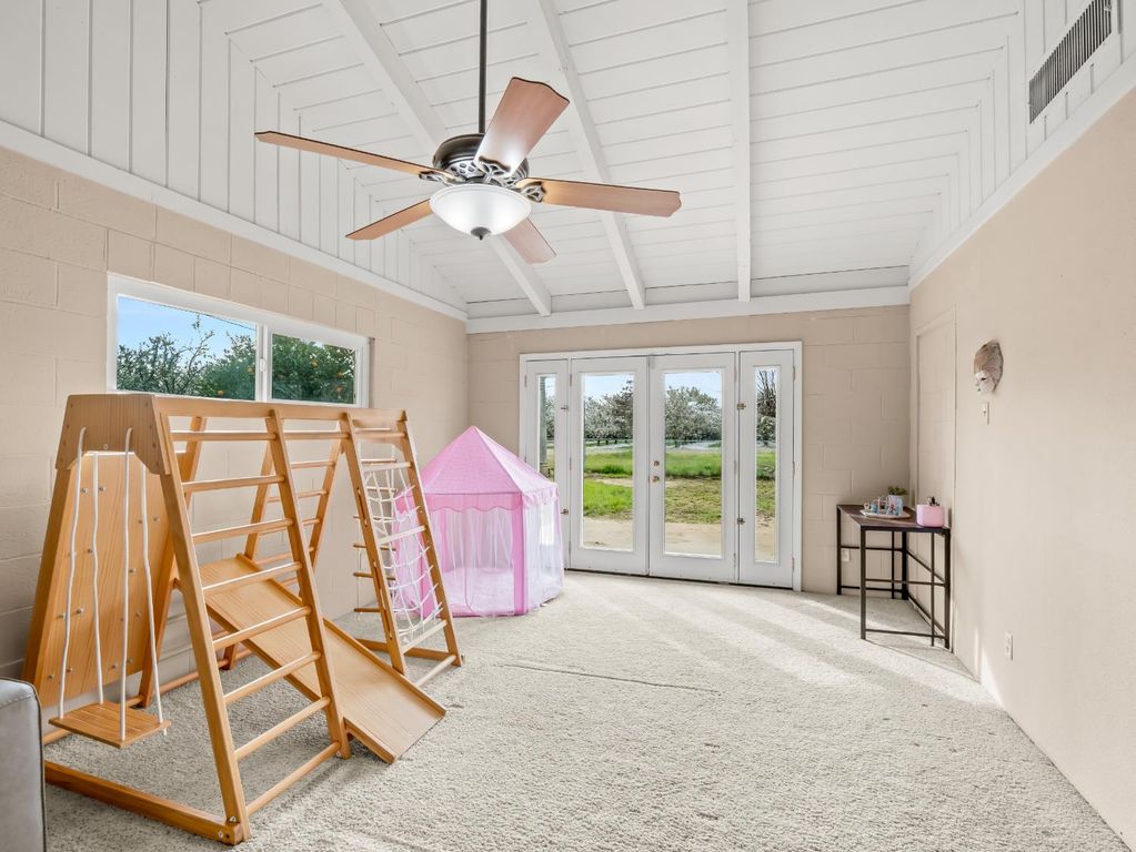 Image 16 of property listing at 4847 S Greenwood Avenue, Del Rey, CA 93616