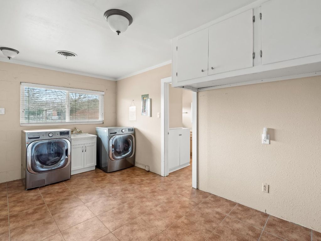 Image 29 of property listing at 4847 S Greenwood Avenue, Del Rey, CA 93616