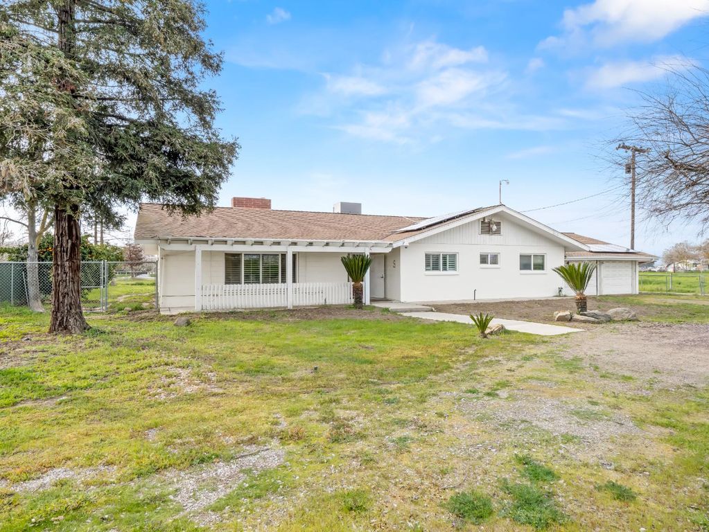Image 3 of property listing at 4847 S Greenwood Avenue, Del Rey, CA 93616
